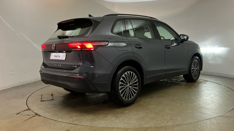 Volkswagen Tiguan 1.5 eTSI 150 Life 5dr DSG Petrol Estate